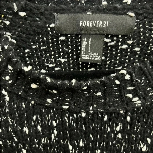 Forever 21 Spotted Black & White Crew Neck Cable Knit Pullover Sweater - Picture 10 of 10